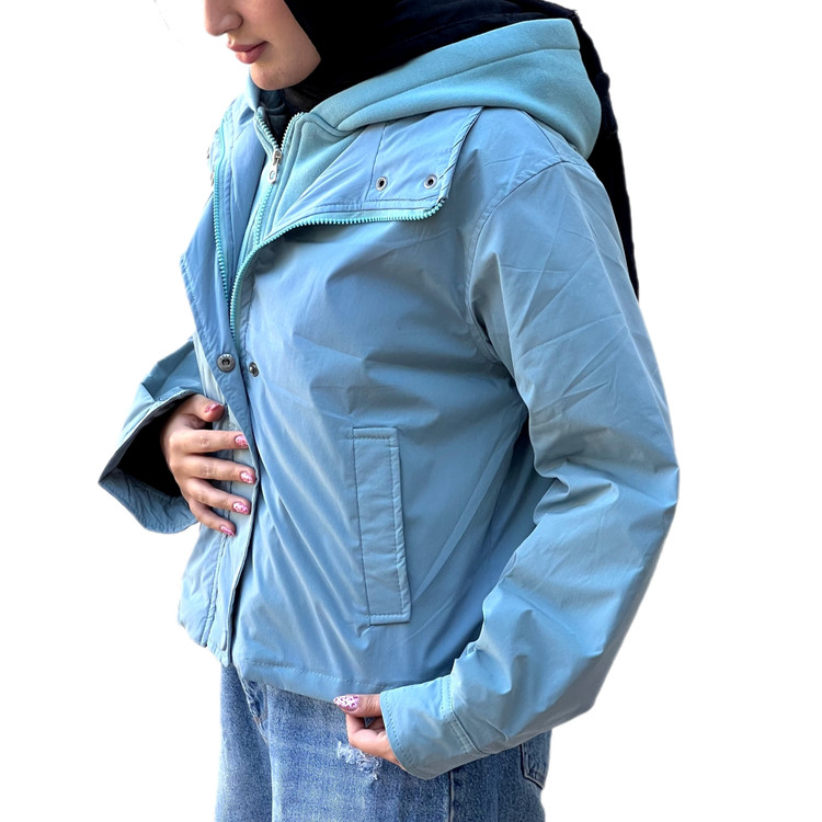 کاپشن آبی آسمانی مدل هودی چسبیده